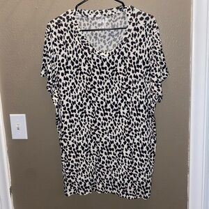 Maurices Black and White Leopard Print Short Sleeve Top